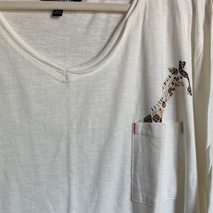 Ulla Popken White giraffe pocket tee. V-neck 32/34